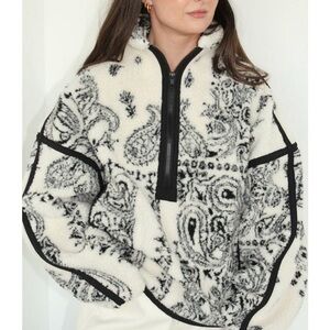 Women's Black and White Patterned Fleece Half Zip